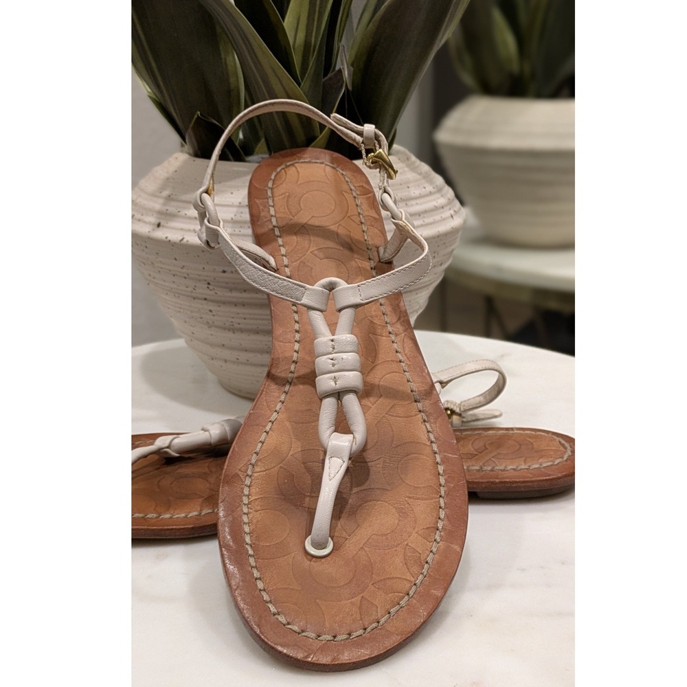 Coach Sawyer Soft Nape White Leather Thong Sandals Sz 9.5 Flat Signature Logo